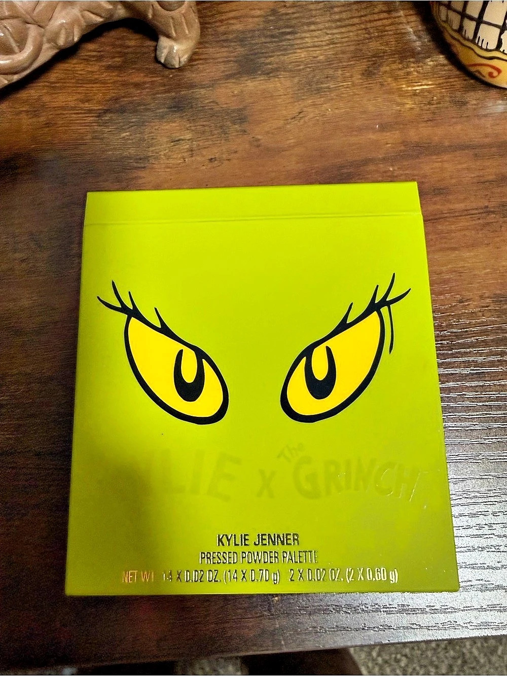 Kylie Cosmetics Kylie x The Grinch Pressed Powder Palette Green